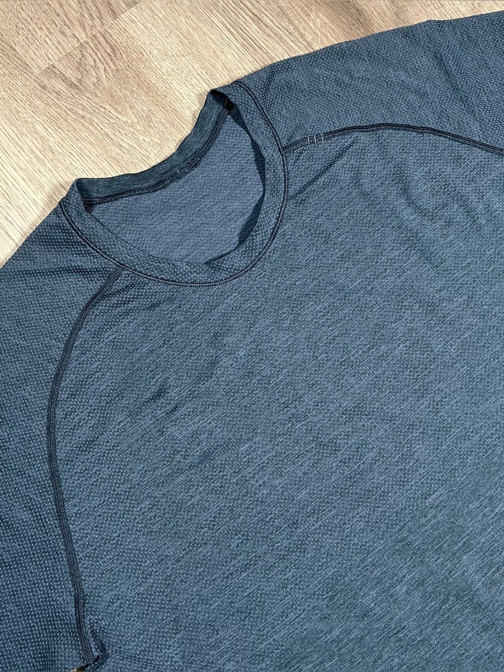 Lululemon Men's Metal Vent Tech Short-Sleeve TShirt Heathered Navy Blue Size L